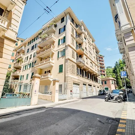 Genova Vintage Flat With Terrace *