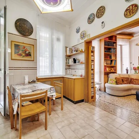 Genova Vintage Flat With Terrace * Genua