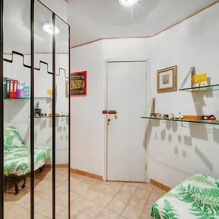 Genova Vintage Flat With Terrace *